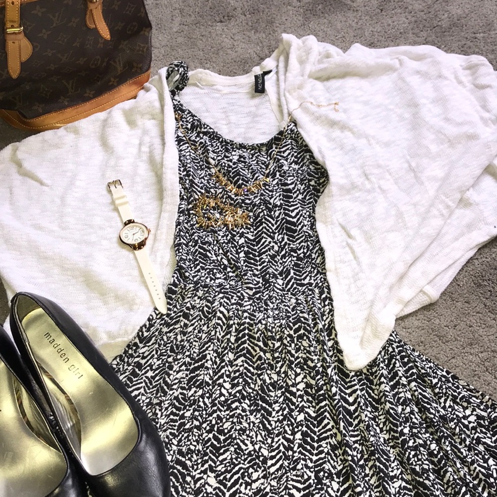 💕Black and white Dress 💕